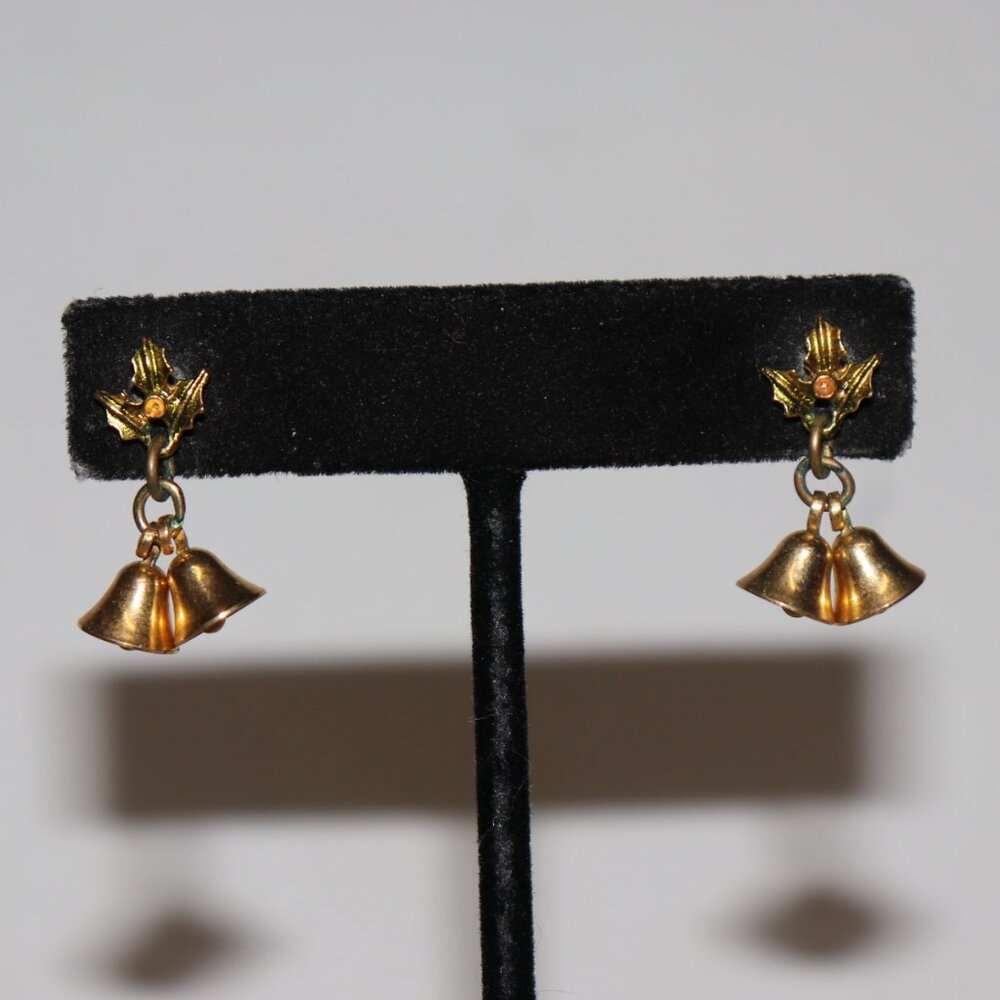 🎄🔔 Vintage Gold Mistletoe & Bells Dangle Earrings · Post · 7/8" Tall · festive